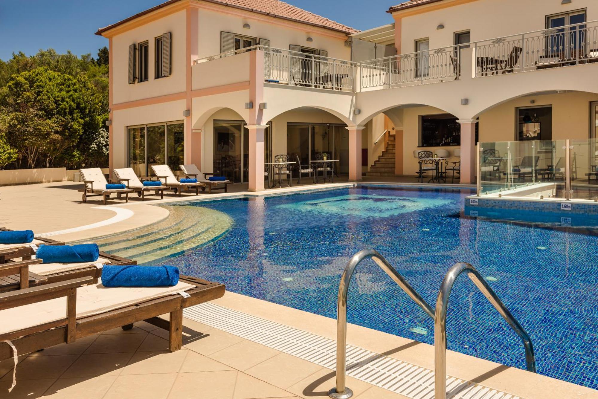 Mánganos Belle View Hotel - Sea View & Sunset מראה חיצוני תמונה